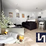 Apartment The Grand Martini - 2 Bedrooms, 2 Bathrooms, 2 Parking Places - Wroapart Wroclaw